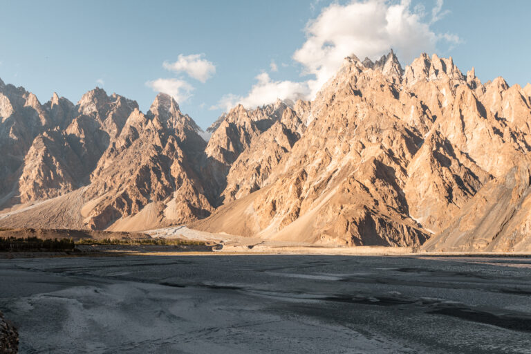 Solo Backpack Northern Pakistan: Budget Travel Guide