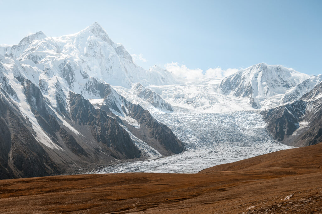 Patundas Meadows Trek: Views of Shispare Peak and Passu Glacier