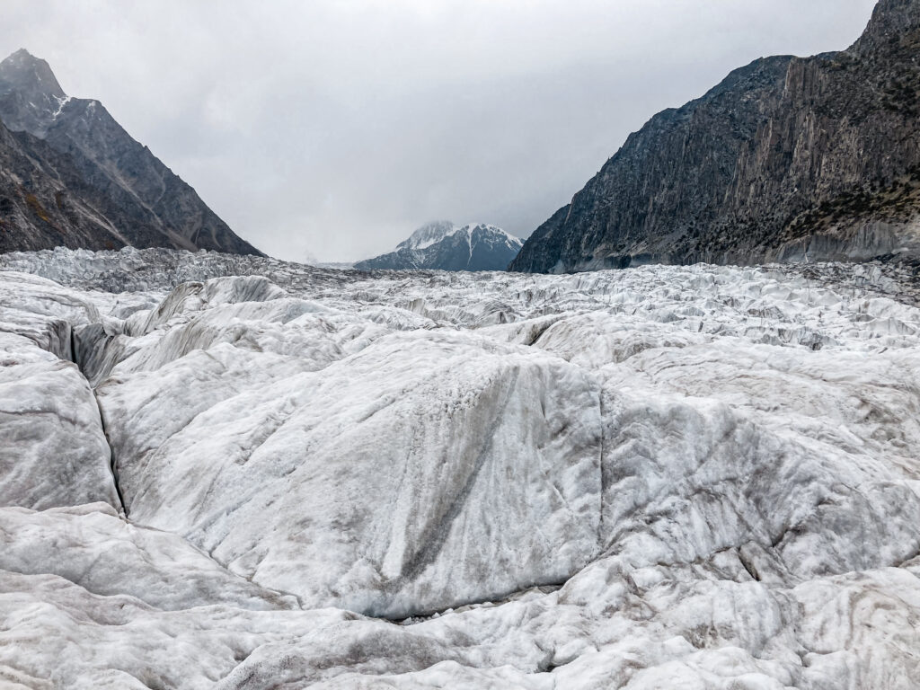 Patundas Trek: Crossing the Passu Glacier