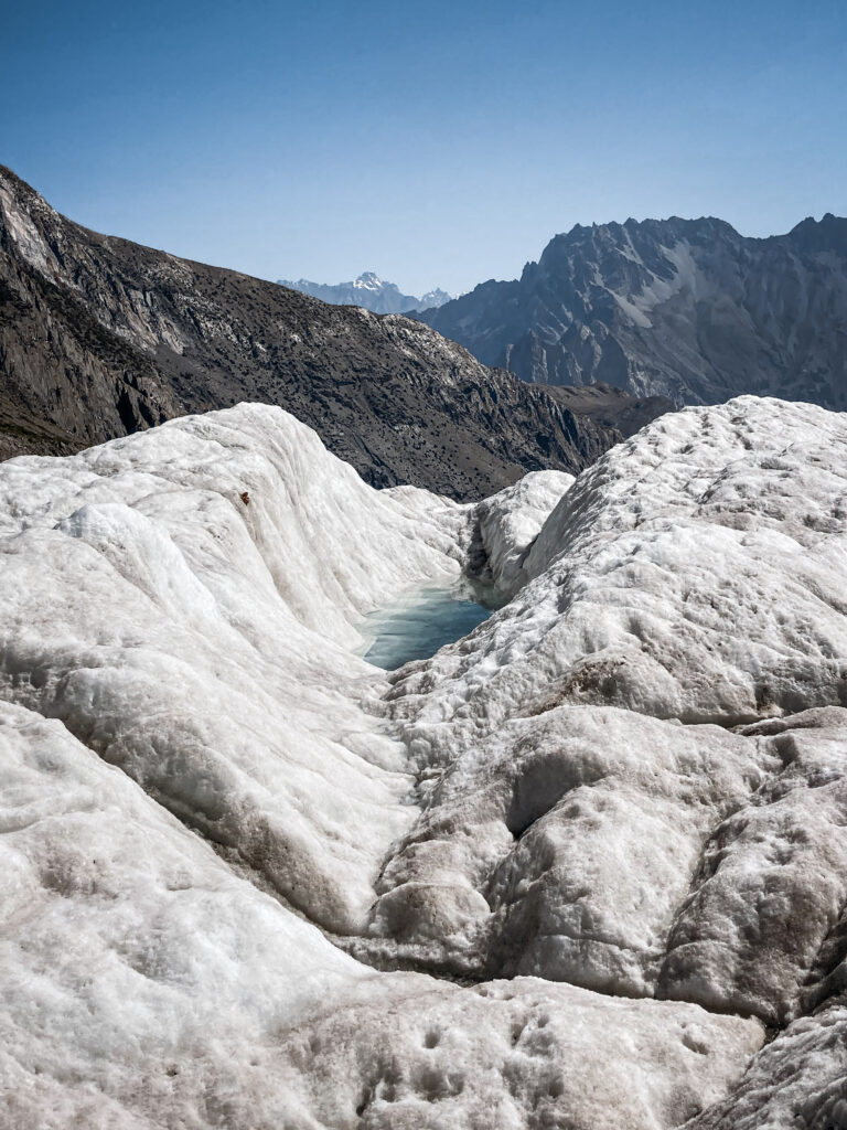 Patundas Meadows Trek: Crossing the Passu Glacier