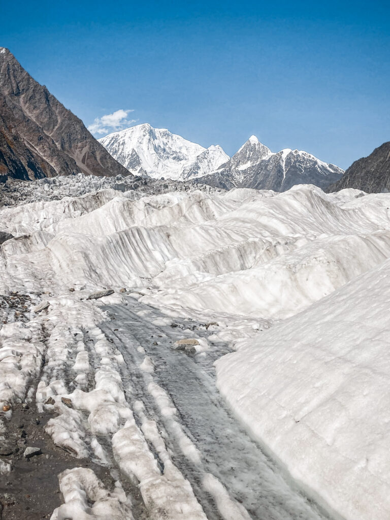 Patundas Meadows Trek: Crossing the Passu Glacier