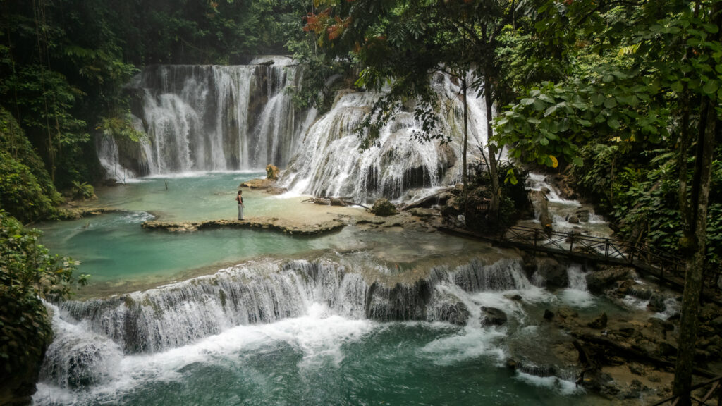 Piala Waterfall, Luwuk, Sulawesi, Indonesia