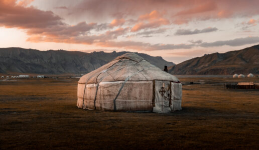 Trekking to Kel-Suu Lake in Kyrgyzstan: Independent Guide