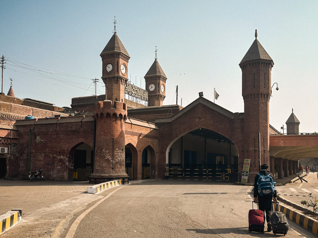 Lahore Train Station, How to get to Lahore, Lahore travel guide, Pakistan