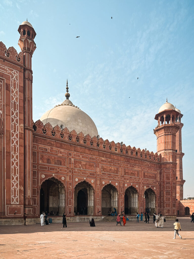 Badshahi Mosque Details, What to do in Lahore, Lahore travel guide, Pakistan